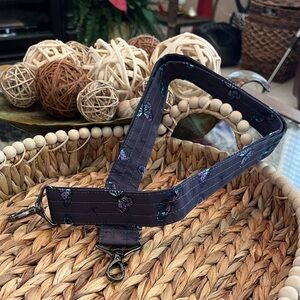 Lug 1.5” Butterfly Grey Print Strap🦋